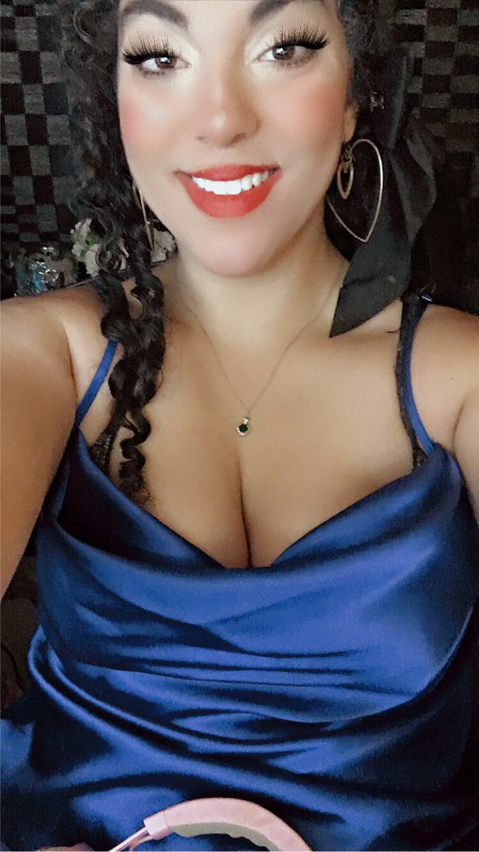 SensualCharmm's tweet photo. Anime and ice cream https://t.co/qSRkqi6Kz5