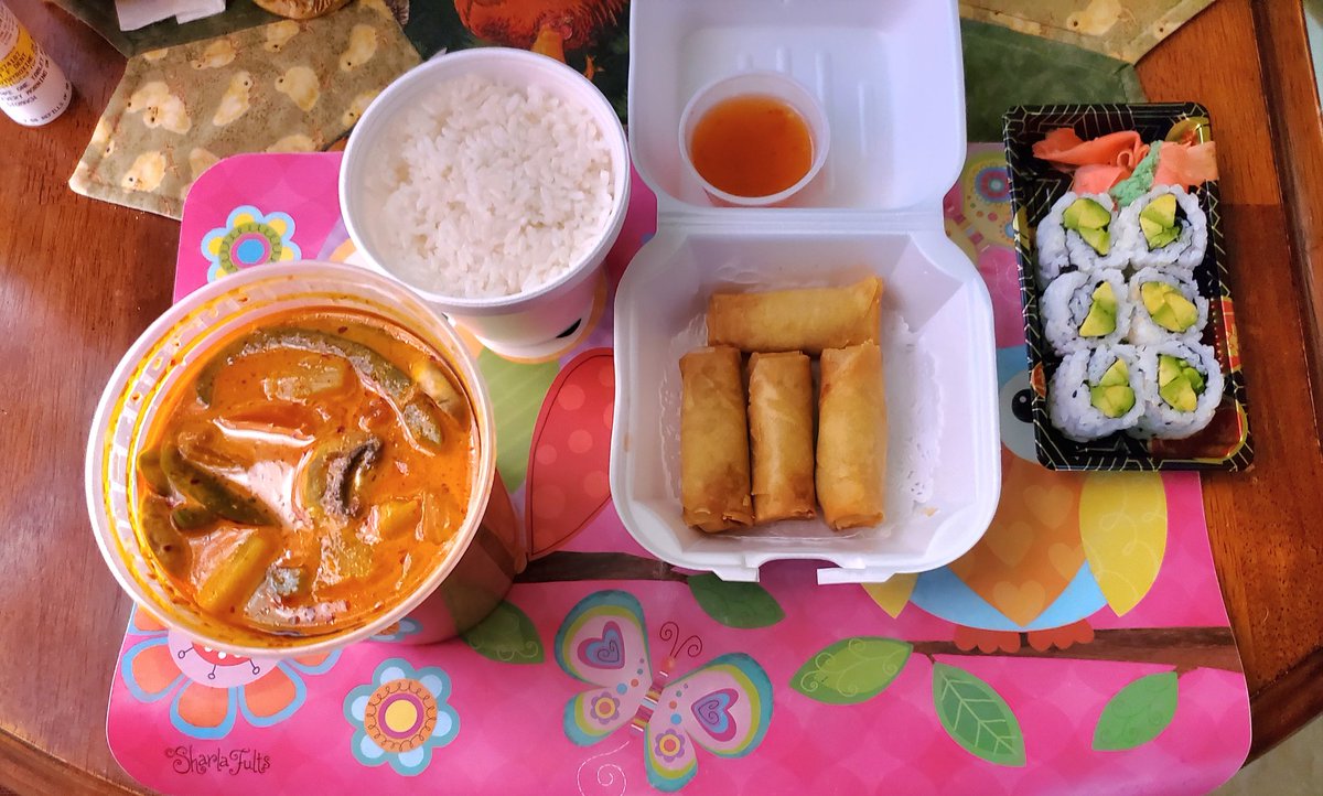 JackDentJr1's tweet photo. #curry #redcurry #vegetables #vegetableredcurry  #springrolls #sushi #avocadoroll #wasabi #ginger  #vegandinner #veganeating #hibachiexpress #wvhealthyfoodie
An incredible dinner from last night! https://t.co/HqX7iCSXxn