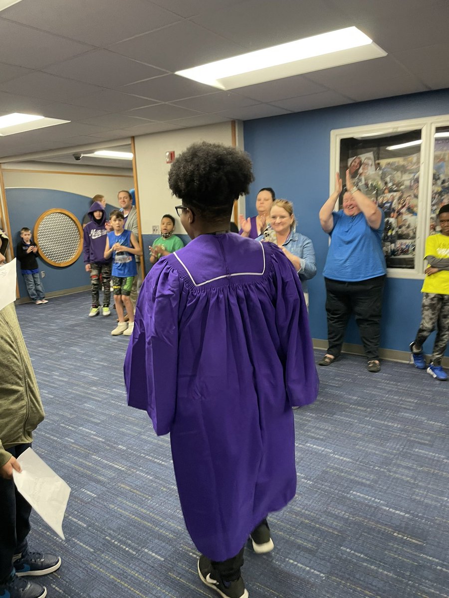 Sanders_SW's tweet photo. Thank you to Kenasia for giving Sanders our first experience with #WayneWalks! We are so proud of you and beyond honored to be part of your journey! @SandersSELF @mr_worden @gotprettysmile @willdogg3 @CamilaRedmon #wearewayne #Classof2022 https://t.co/kQp2Z2vwXb
