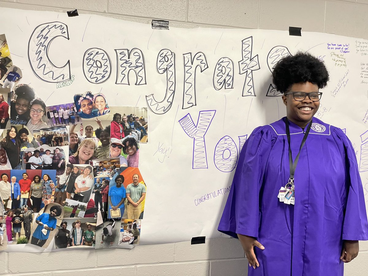 Sanders_SW's tweet photo. Thank you to Kenasia for giving Sanders our first experience with #WayneWalks! We are so proud of you and beyond honored to be part of your journey! @SandersSELF @mr_worden @gotprettysmile @willdogg3 @CamilaRedmon #wearewayne #Classof2022 https://t.co/kQp2Z2vwXb