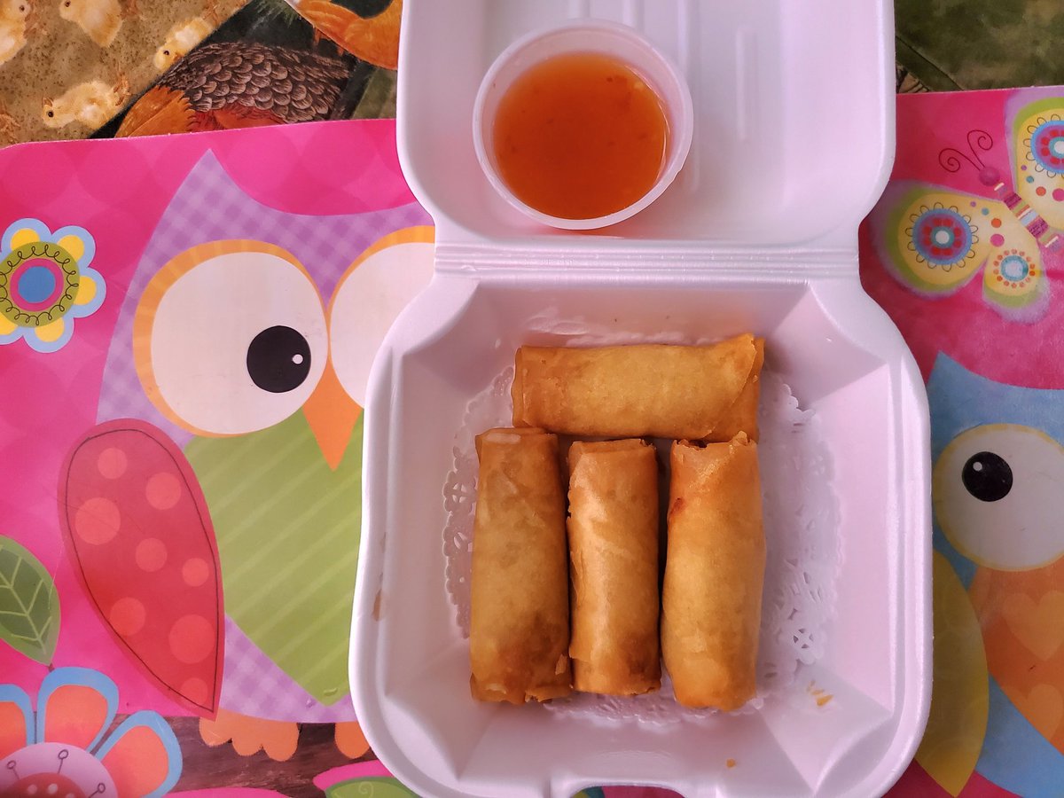 JackDentJr1's tweet photo. #curry #redcurry #vegetables #vegetableredcurry  #springrolls #sushi #avocadoroll #wasabi #ginger  #vegandinner #veganeating #hibachiexpress #wvhealthyfoodie
An incredible dinner from last night! https://t.co/HqX7iCSXxn