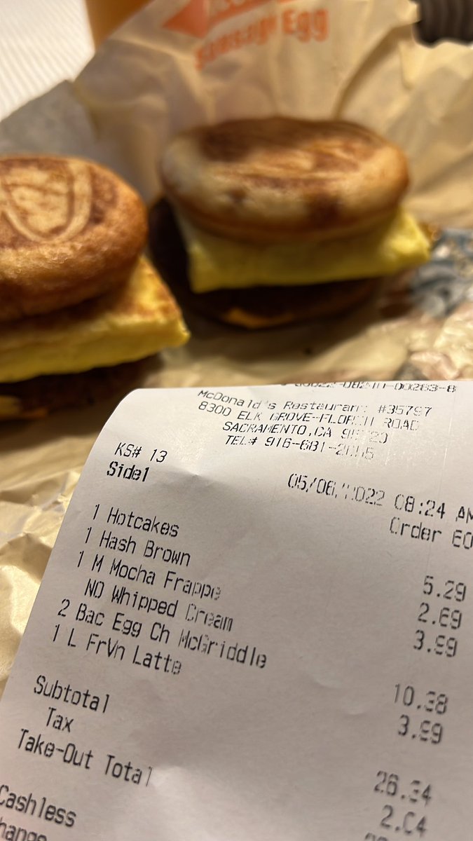 AJEswim's tweet photo. @McDonalds didn’t know bacon meant sausage. Asking for $15 an hour and you can’t even read the order correctly. https://t.co/aWd7ONxKVH