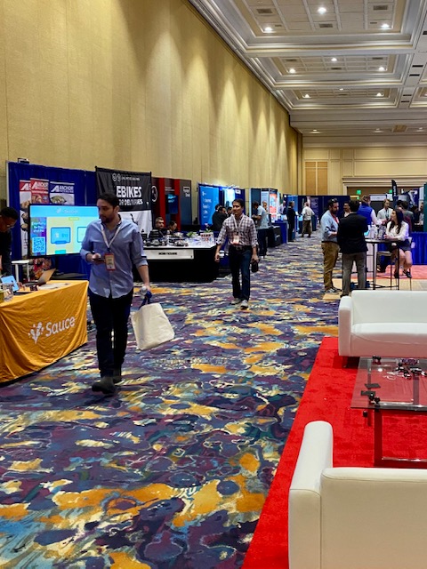 RRTtakeout's tweet photo. Final day of Food On Demand! Terrific content and great to see some of our clients, partners and other industry friends!
#FODC2022 #restaurantindustry #restauranttechnology #fooddelivery #digitalordering #orderone #restaurantowners #restaurantmanagement https://t.co/aoGk7p3Beu