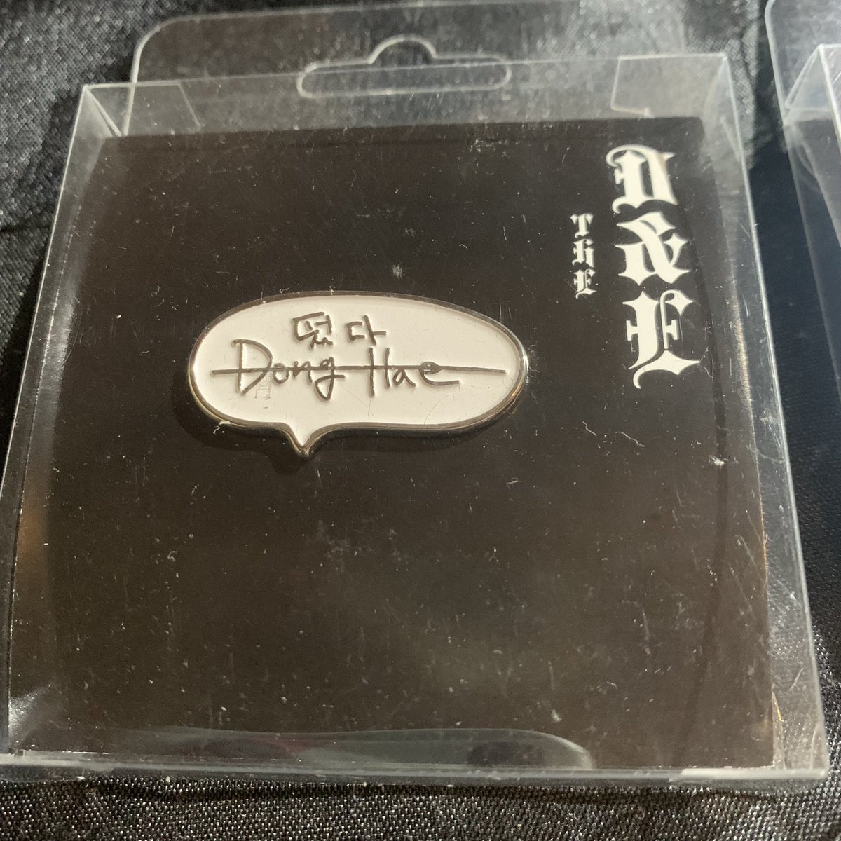 Issellingacc's tweet photo. Donghae Eunhyuk the dne concert handwriting badge RM40each, 75 set. #pasarsuju #pasarSUJUMY #SUJUMarketMY https://t.co/JKjekFwY0u