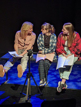 HampsterKate's tweet photo. What a treat is was to read the beautiful words of @KesLMarsh @HullTruck last night. Directed by the brilliant @JosieDavies2 &amp; alongside the formidable @LouWilloughby &amp; @longlivetwinks 🌱🦆💚Thanks to all who came along☺️@PriestleyTalent 🙏🏻#NewWriting #GrowFestival #firsttimeout https://t.co/54gFMvv85T
