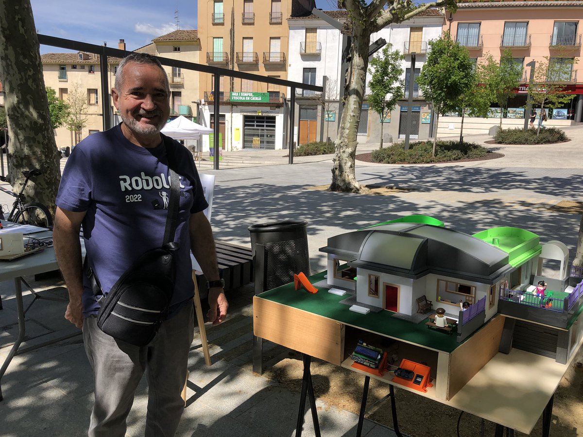 binomi11's tweet photo. 🤖Fira #STEAMaker a @olotuit #Robolot22 potencial i actiu de país #compartirtalent #educartalent #educarperlavida 🤩Enhorabona #moltbonafeina tot@s 🎉Festa #tecnologia #creativitat #ODS #competènciesdigitals #ScratchEdMeetUp @nemaydijor #casadomòtica #tecnopedagogia #somBINOMI https://t.co/3GkixIP35Y