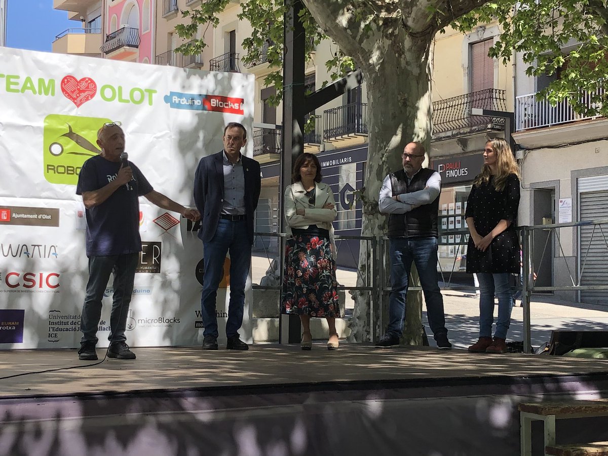 binomi11's tweet photo. 🤖Fira #STEAMaker a @olotuit #Robolot22 potencial i actiu de país #compartirtalent #educartalent #educarperlavida 🤩Enhorabona #moltbonafeina tot@s 🎉Festa #tecnologia #creativitat #ODS #competènciesdigitals #ScratchEdMeetUp @nemaydijor #casadomòtica #tecnopedagogia #somBINOMI https://t.co/3GkixIP35Y