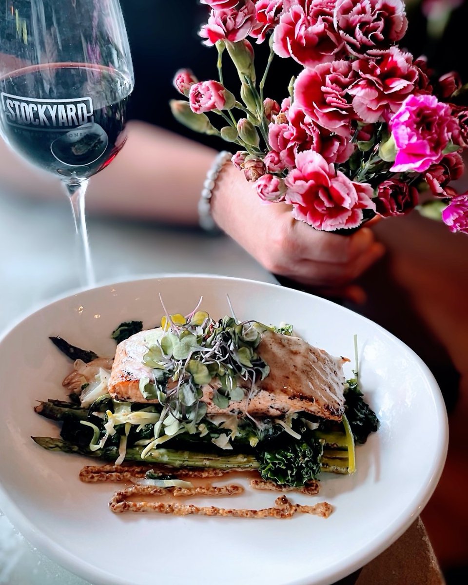 StockyardBurger's tweet photo. Mom's, 

This Mother's Day weekend, we encourage you to sit back,  wine🍷 down &amp; smell the 🌺s!  Enjoy a beautiful meal prepared by not-you.  

Call for reservations. 

#MothersDay #StockyardBurgersBones https://t.co/GgACVyDc7H