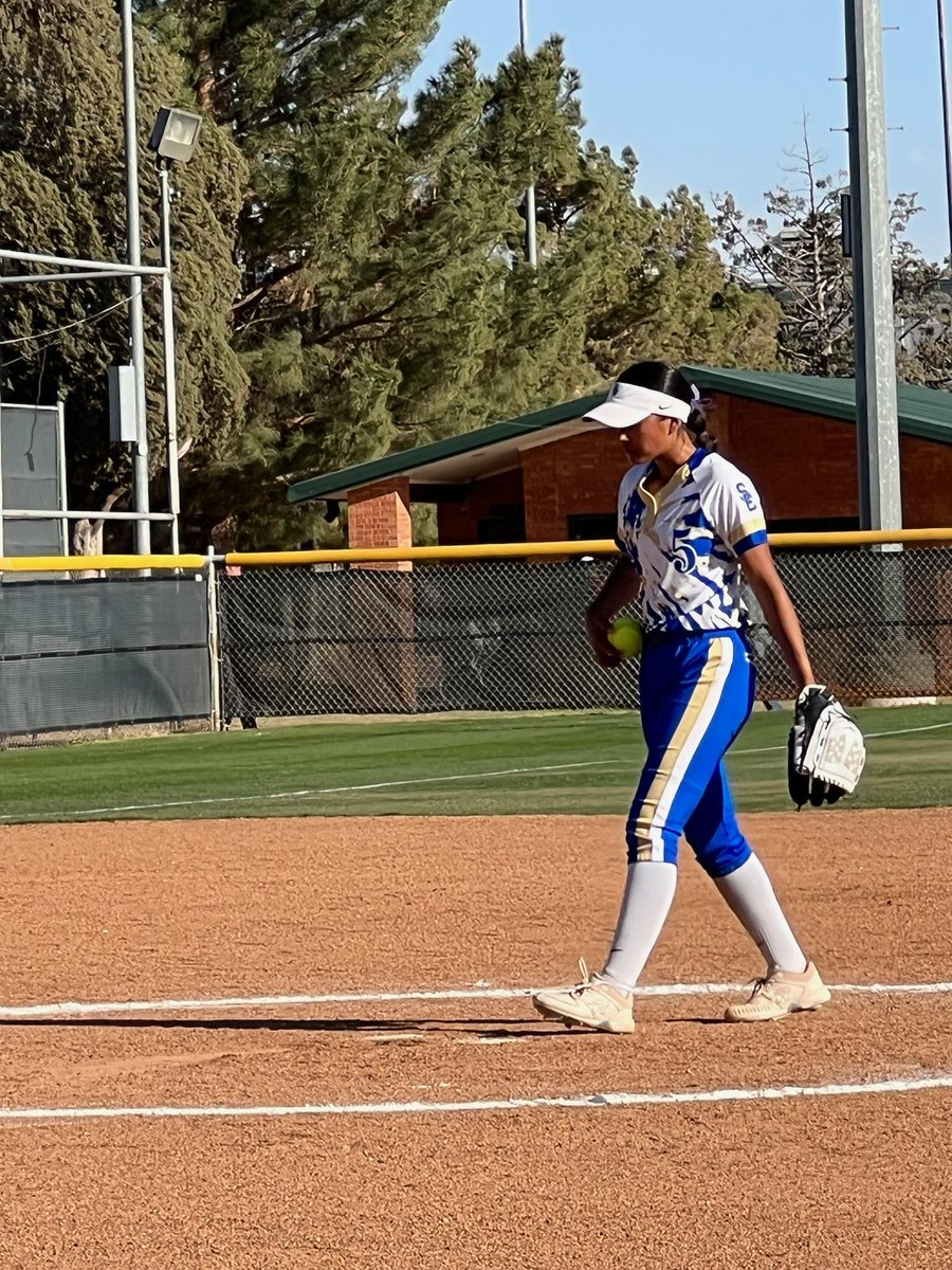 SE_EagleSB's tweet photo. Congratulations to Keara Muñoz for being selected 1st Team All District Pitcher! 

Keara Muñoz
C/O 2023
Pitcher
@KearaMunoz

#SEISDCommunityOfChampions
#BringIt https://t.co/nD4l6ZOhyN