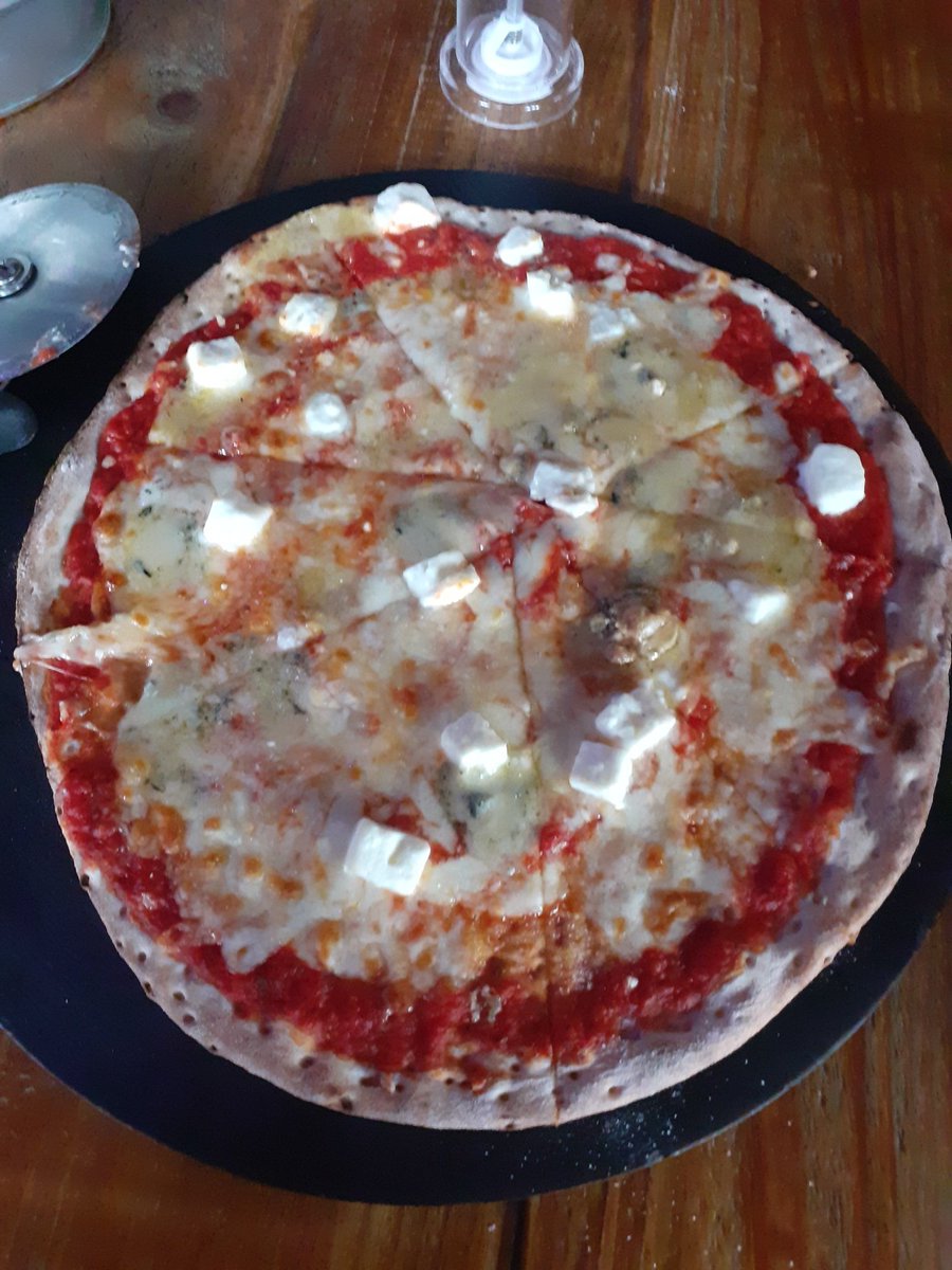 BannMaiden's tweet photo. En route from family time in Norn Iron to Argyll. Stopover in Glasgow. Fab pizza. Well-fired skinny, crispy base. Stilton, mozzarella, cheddar, feta toppings. Wow! #projectpizza https://t.co/sMZJufd6OX