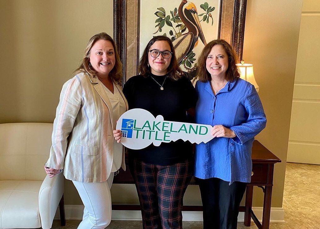 LakelandTitleBR's tweet photo. NEW HOMEOWNER ALERT! Congratulations Christine on your new home! And thank you Denise Krebs Hatcher of Glisson Properties and Lyndra Lea of FBT Mortgage for all your hard work on this. We're glad we could be a part of it. #CloseEasy https://t.co/mLUrAPTZL4
