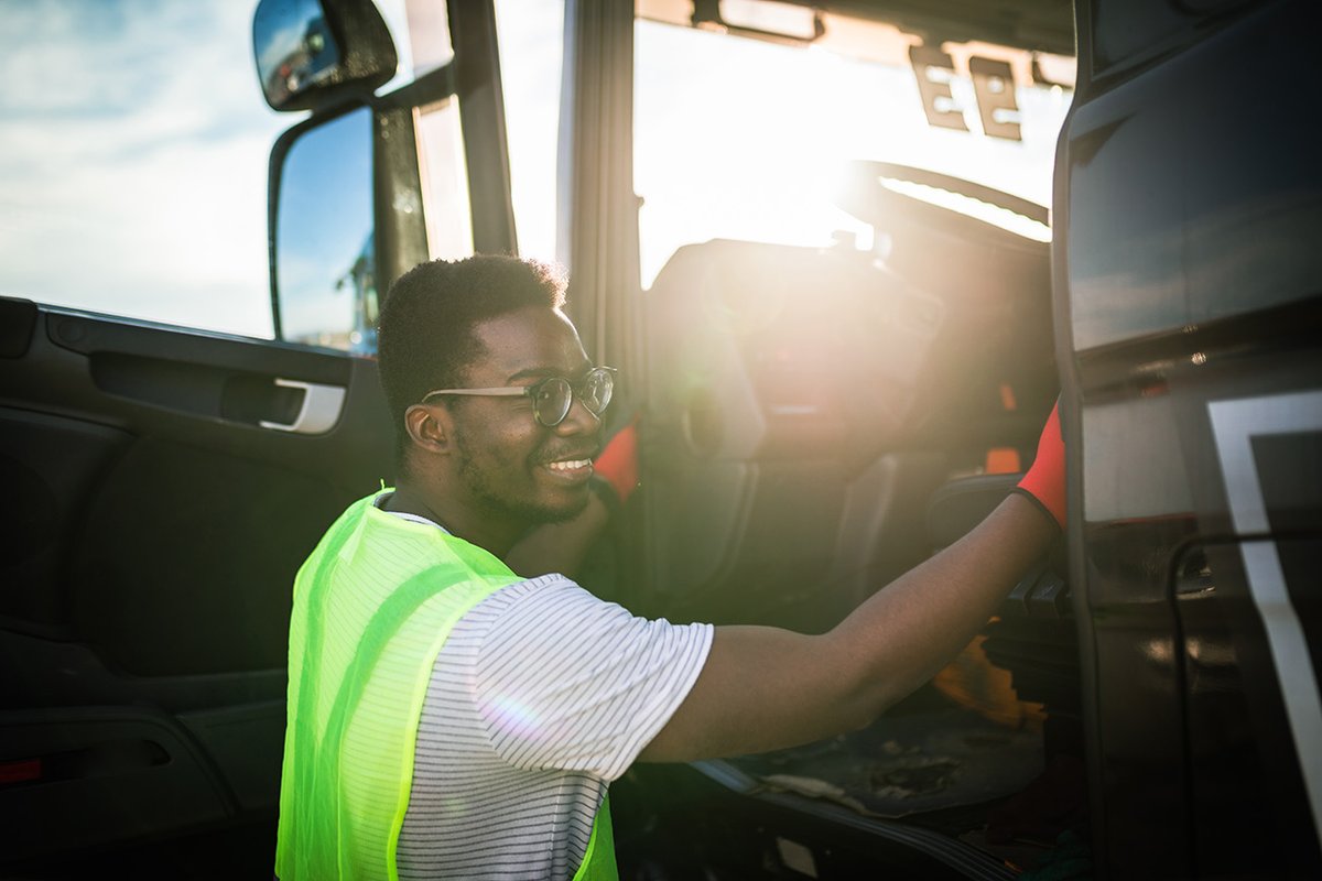 Finding talent is no easy feat! Looking for ways to attract &amp; retain the next-gen of drivers for your fleet? Check out this blog for more on the latest trends and strategies to implement:
ow.ly/4z5S50IXaFH