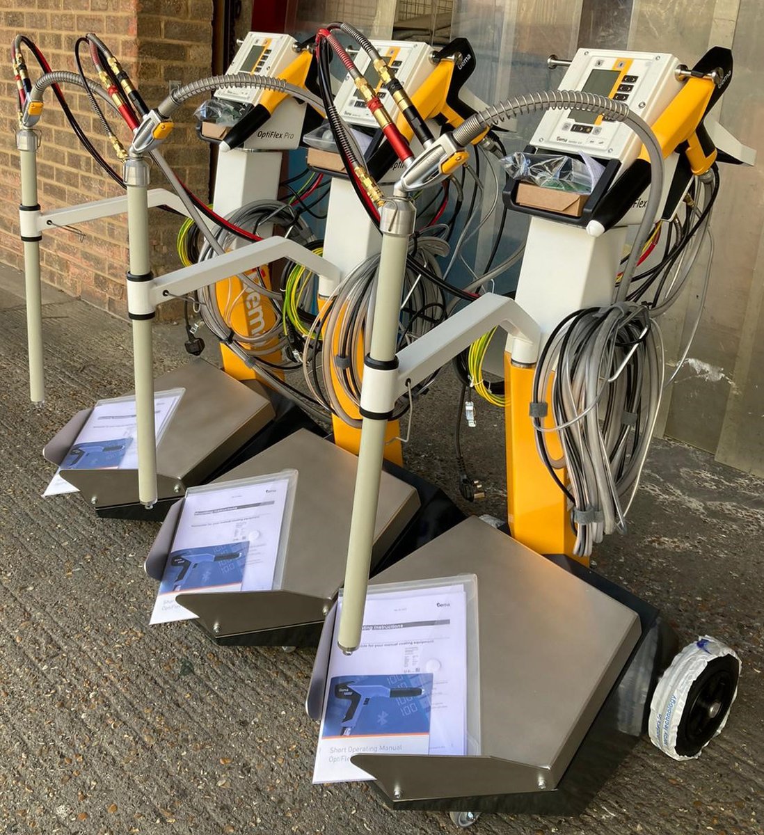 Hi-Tec Spray tweet media