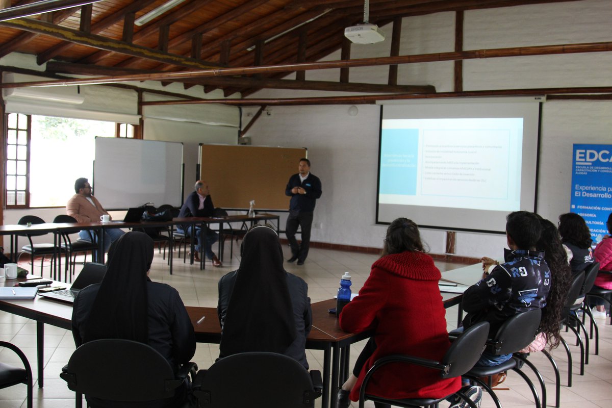 aldeasosecuador's tweet photo. Organizaciones de acogimiento nos reunimos con @InclusionEc para proponer acciones que fortalezcan la estrategia de #desinstitucionalización de niños, niñas y adolescentes en Ecuador @ACNUREcuador #DanielleChildren #AsaEcuador #JardinDelEden #AlvergueLaDolorosa #FundacionCalasanz https://t.co/jPKIkd6LJW