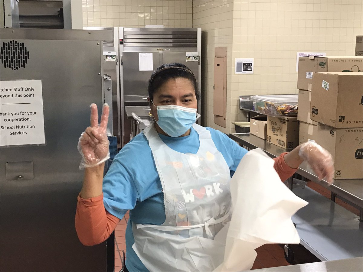 JKPolkACPS's tweet photo. School Lunch Hero Day!#SLHD22 https://t.co/2OEHw94rkF