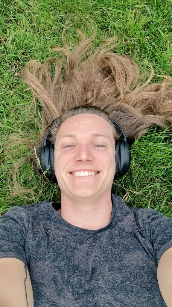 PearDavid's tweet image. Hey you beautifuls! I've received a couple of messages from some of you asking where I've been for a while. In short... I was overwhelmed with life/war/family being trapped in Ukraine so I had to sort out that first before returning to social media. Thank you for caring ❤️😊🤘