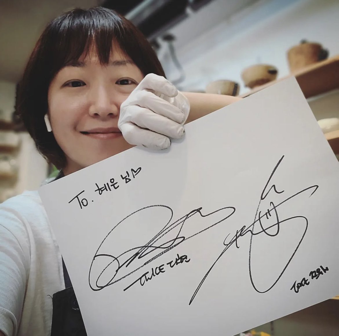 ChouTzuyuMexico's tweet photo. [📄] [#TWICE #TZUYU &amp; #DAHYUN asistieron a un taller de cerámica un día] 

"Pregunté cómo nos encontraron, dijeron que buscaron en línea, así que me sentí aún más complacido #WantedToAskForPic #ShylyAsked #WasShylyRejected #AfterTheyLeft #WonderedIfIShdveTriedHarder +" https://t.co/19xP31Ucee