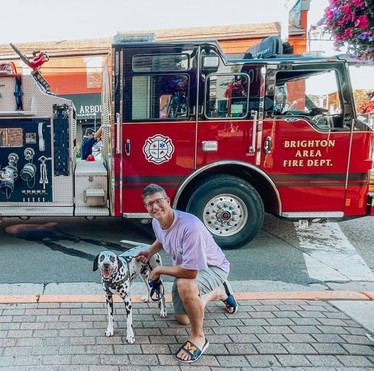 SoftMagazineDMP's tweet photo. Tough news to accept. I’m sad to say that our very good friend and huge fan of The Drew & Mike Show, Scott Santoni is not long for this earth.
It’s heartbreaking news. Keep him in your prayers. An amazing guy. Godspeed, Scotty. #scottystrong
@DrewMikePodcast @marcfell @TrudiDan https://t.co/dDFA2mWZkA