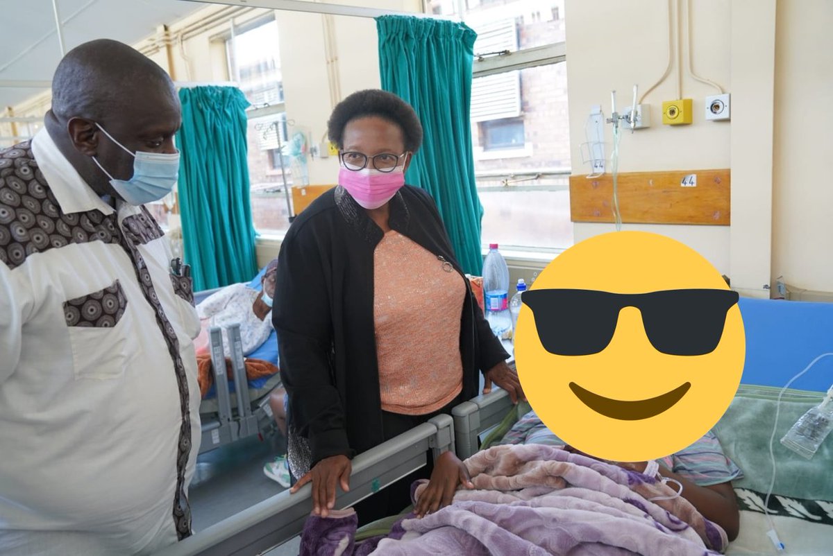 GP_CommSafety's tweet photo. MEC @FaithMazibukoSA is currently at Baragwanath Hospital casualty ward to offer support to the victims of the Chicken Farm shooting ordeal and wish them well on their journey to full recovery. #GPCares #TakeCharge https://t.co/8H3kzQR8oW