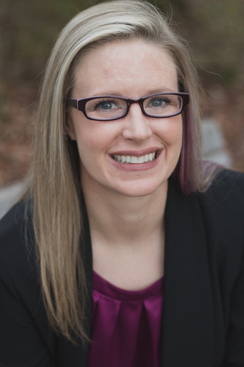 FACULTY SPOTLIGHT: Congrats to Dr. Kelly Jo Hollingsworth, assistant professor of music education,  1 of 12 BU professors honored with Outstanding Faculty Awards for teaching, scholarship &amp; contributions to the academic community for the 21-22 academic year! Sic 'em! #baylormusic