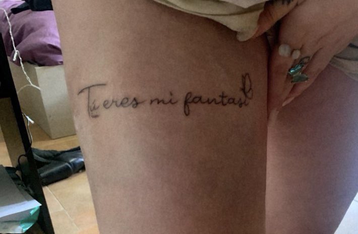 osnapitzmarisa's tweet photo. “ tini, tú eres mi fantasi 🦋 ”
decidí de tatuarme la misma mariposa tuya con esta frase porque eres mi felicidad, mi fantasi. y decidí tatuarme tu nombre también porque estoy creciendo contigo y siempre te llevaré conmigo, en mi corazón y sobre mi piel también @TiniStoessel 💘 https://t.co/yhFtCm2UP2