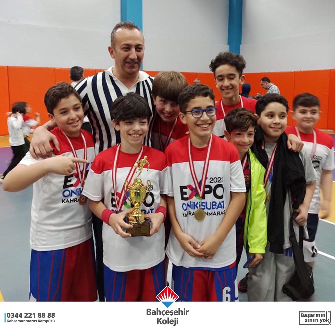 bahcesehirmaras's tweet photo. 23 Nisan Basketbol turnuvasında şampiyon olan takımımızı kutlarız. 

⛹️‍♂️ 🏆🎖️💪

#KahramanmaraşBahçeşehirKoleji

@osmandingis @mehmetsanalocak @bahcesehir_k12 https://t.co/fR6tg2HQ1D