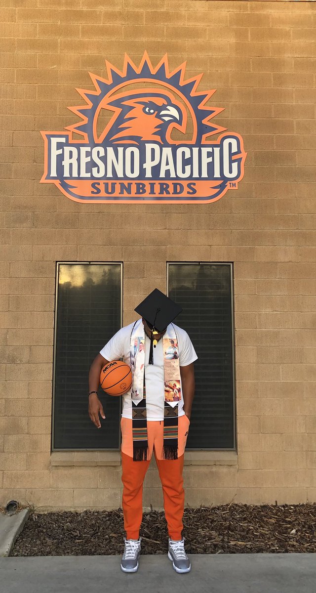 coach_mike23's tweet photo. Hooding Ceremony and Graduation this Weekend #Masters 📚🎓 https://t.co/1fID0MP7rY