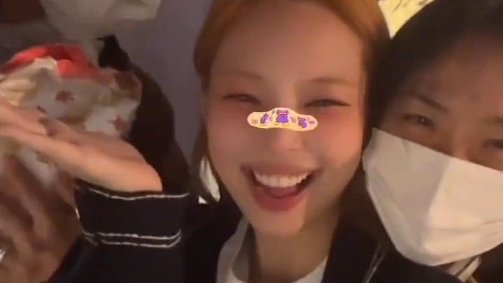 lisasuprmcy's tweet photo. ot4 today 😔✊ @blackpink https://t.co/kIAMWCbG9Z