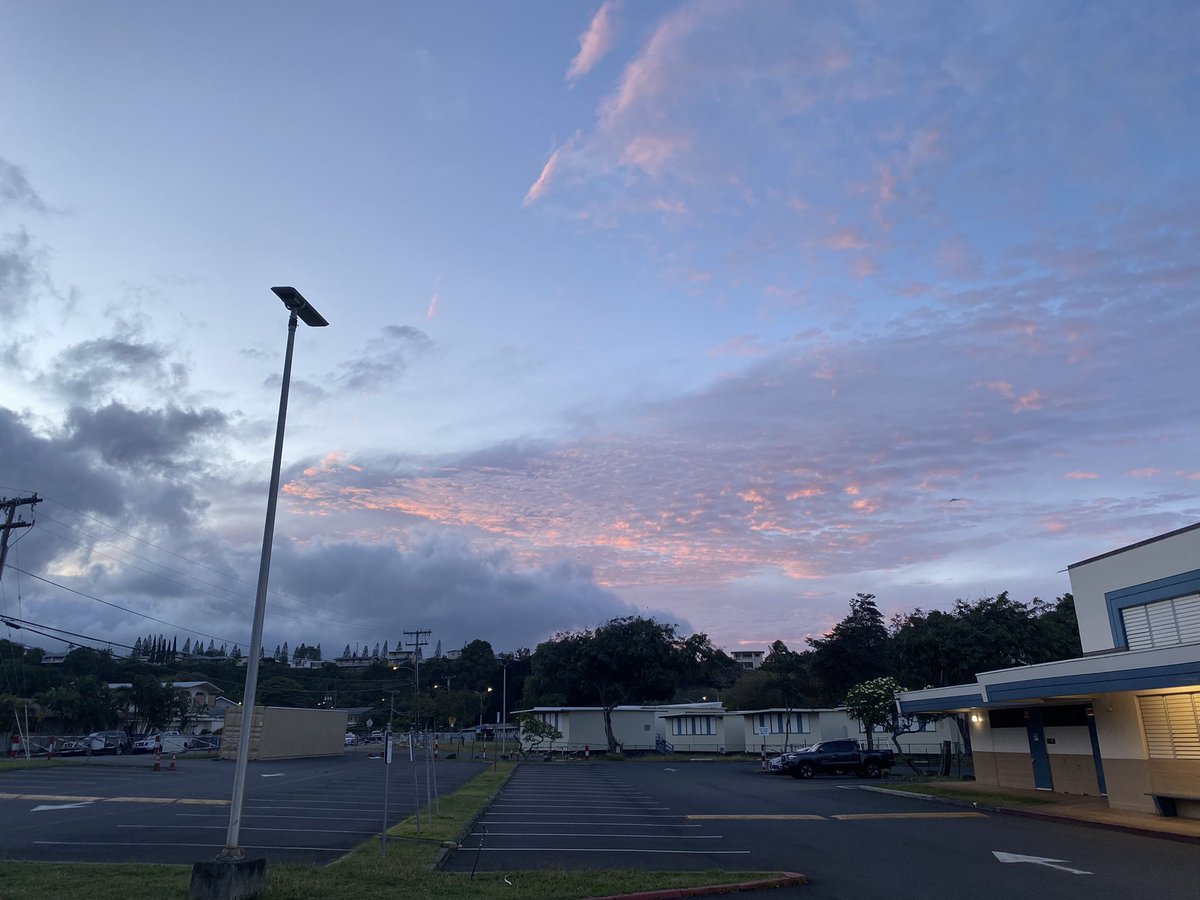 It’s aloha Friday, no work til Monday. De doobie do, de doobie doobie doobie doobie do… Have an awesome weekend… #mmsherd #808educate