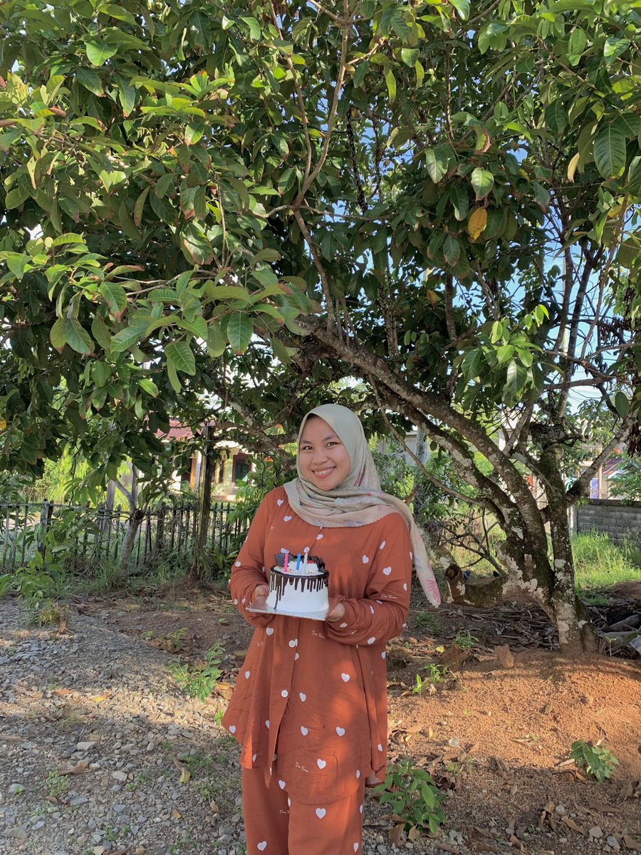NandaAnggela's tweet photo. Alhamdulillah masih dikasi umur sampai hari ini 🥹 https://t.co/3x8aylVbTo