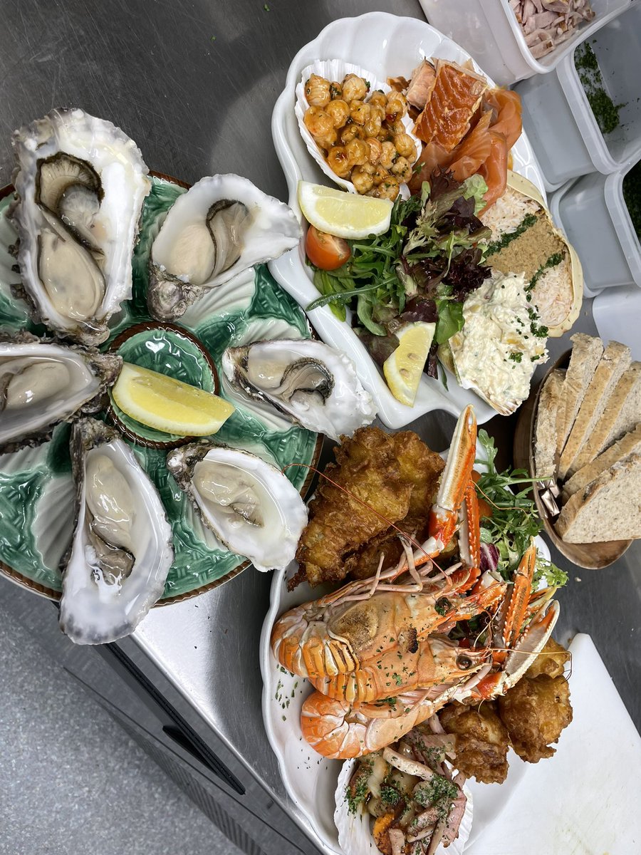 applecrossinn's tweet photo. Can we throw together a seafood platter for 3 people at short notice? Of course we can 😃
Oysters, scallops, Applecross bay prawns, squatties, dressed crab, monkfish, cold smoked salmon, hot smoked salmon, crab and mango and haddock. Beautiful 😘 https://t.co/pC7yolqHP4