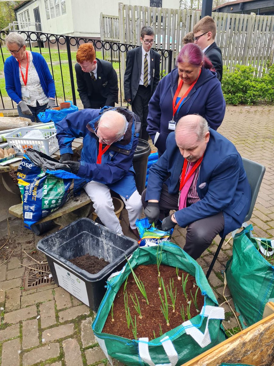 SACA_Religious's tweet photo. Thank you to the wonderful residents from a local care home we are working with for giving up their time to help us with our #communityallotment . What a fantastic experience and a great opportunity for our #wellbeing group to foster #CrossGenerational relationships! https://t.co/vS00LBnuzX
