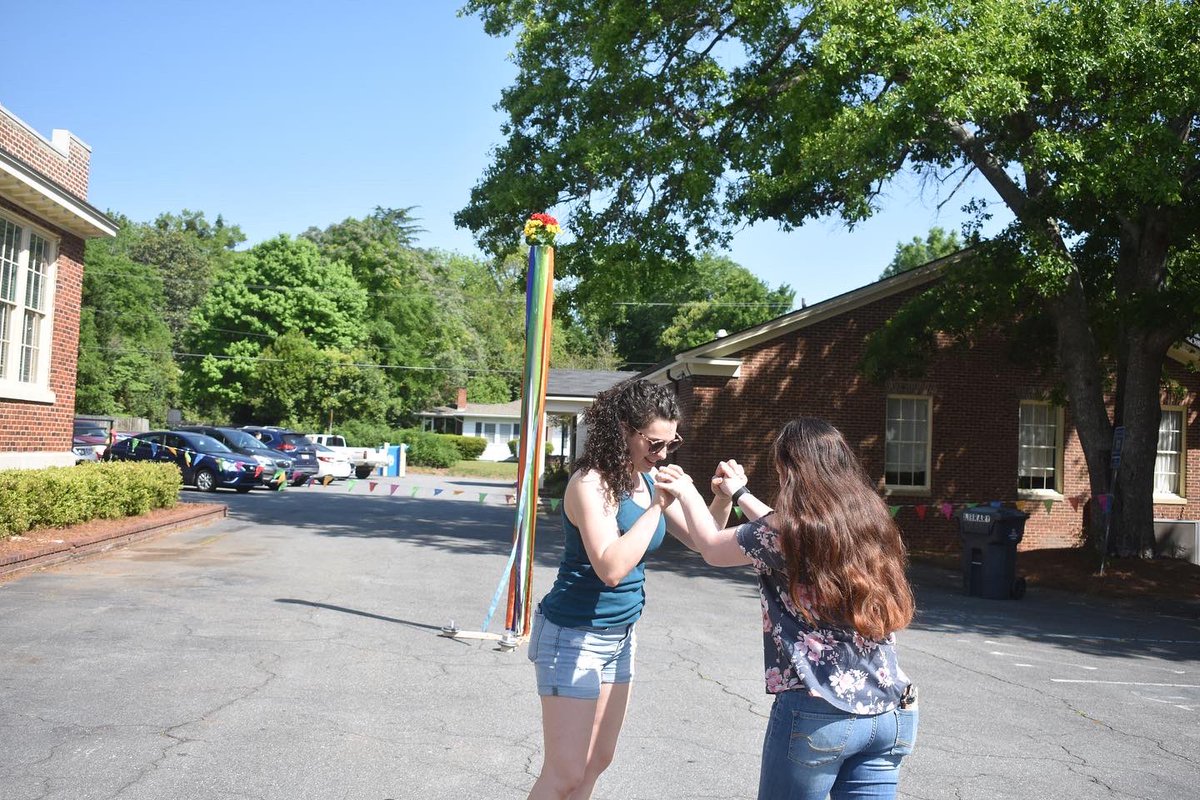 Bailey_Howls's tweet photo. Teaching the correct dance to Brown Eyed Girl ๐ #ga4h #elitenortheast #mayday https://t.co/t02CKL0o7w