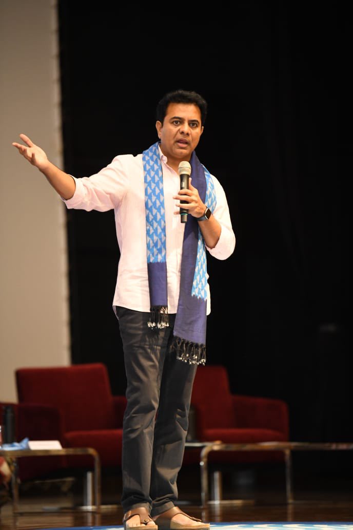 arvindkumar_ias's tweet photo. "Govt of #Telangana will be your first customer &amp; help develop proof of concept at city level"

Minister @KTRTRS while speaking at @INKWASH_summit today 

With >300 new products in &amp; 700 start-ups/ innovators/ incubators in water &amp; sanitation, meaningful interventions soon https://t.co/kNkadtsNCf