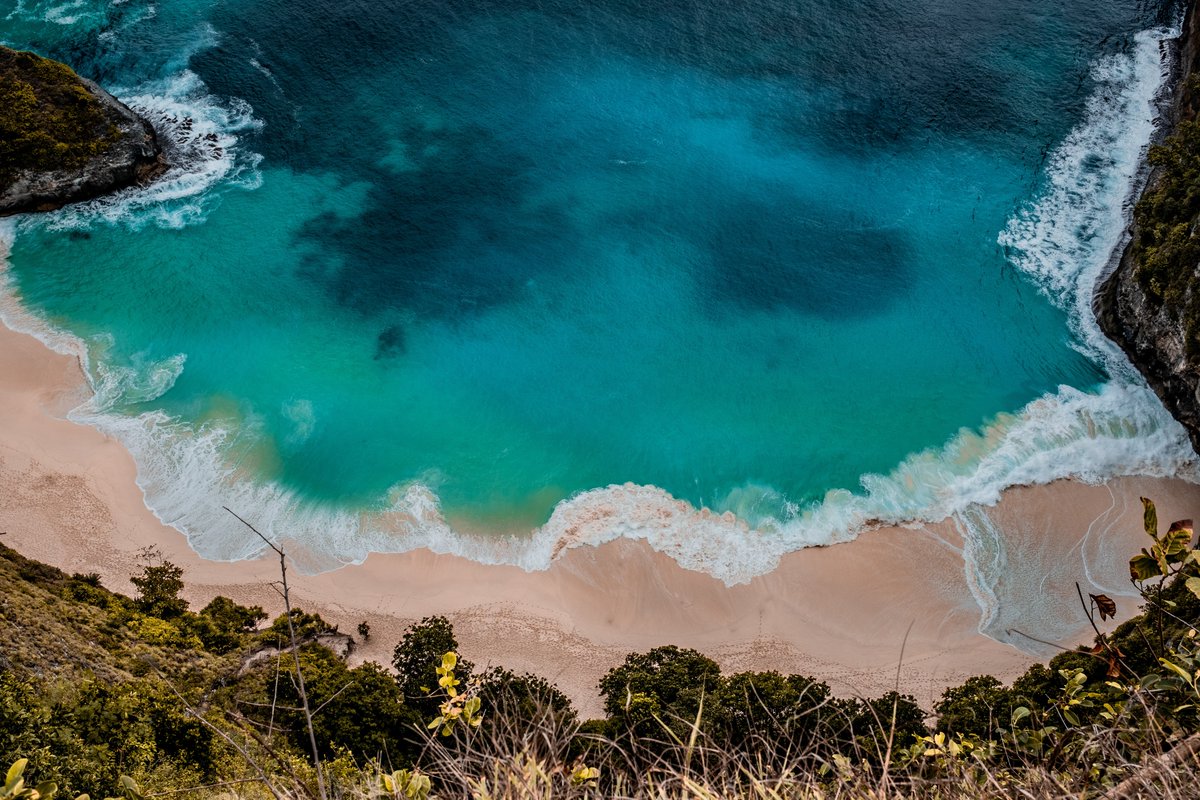 get_yna's tweet photo. 📢 ANNOUNCING (again)

We're setting up the first Getyna house:

It will be held in 20 days, in Canggu, Bali, Indonesia🌴

2 weeks in an incredible villa selected by our team, 3 rooms left!

MAY 25th - JUNE 8th ☀️

Join the house at https://t.co/T9Rs4Wl7dg https://t.co/gkCIPvzCYn
