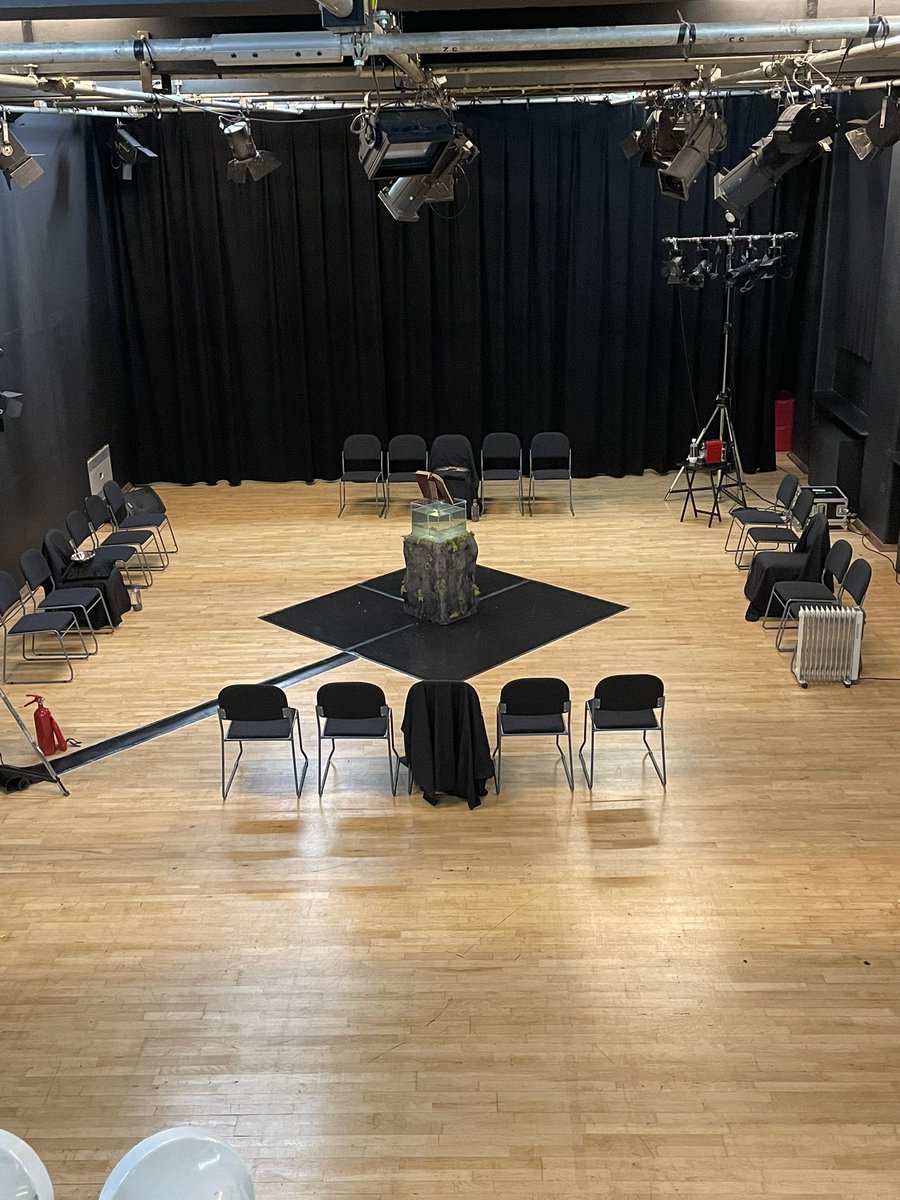 hannahinabucket's tweet photo. set up tonight in Cardiff #2ShowsLeft 🖤🔥 https://t.co/cVK6gMO697