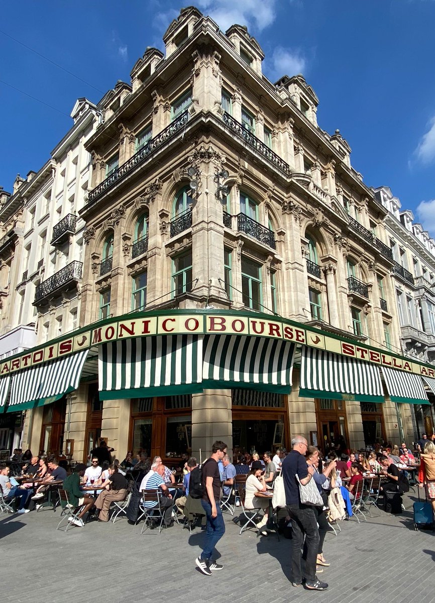 OHoreca's tweet photo. Chic! On ne pourra plus dire "C'était meiux avant" ;-) #bruxelles RT @SmetPascal: The final touch! Le grand café retrouve son look d'antan.
#BrusselsForPeople https://t.co/o3Pvd0GmID