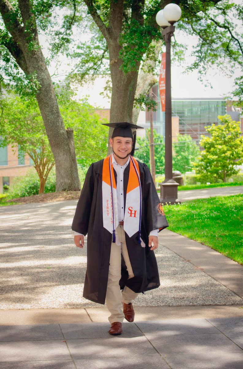 andyxram's tweet photo. Si Lo Puedes Soñar, Lo Puedes Hacer!

🔸 First Generation
🔹 Cum Laude
🔸 Dean’s List
🔹 President’s List
🔸 NOHCJ
🔹 3 Years

Sam Houston State University 🎓
B.A in Criminal Justice &amp; Criminology 
May 13th | 9:30AM

#SHSU22 #finiSHed 🍾 https://t.co/f62UH80BXU