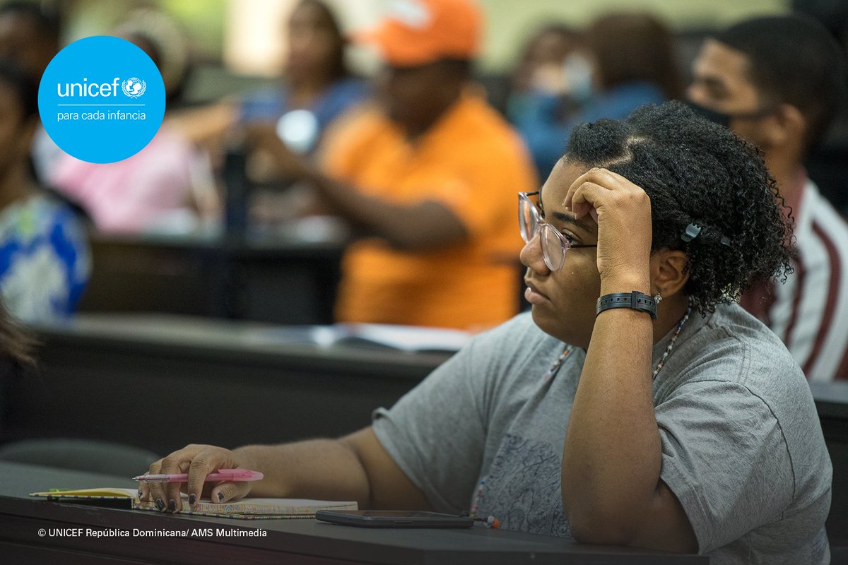 UNICEFRD's tweet photo. La profesión de Trabajo Social es esencial para el avance y desarrollo del país, sobre todo para los derechos de la niñez y adolescencia y esta es una de las conclusiones principales del «Panel: “Políticas Públicas e Infancia: una mirada desde el Trabajo Social”». https://t.co/Q8ZcCD7nR2