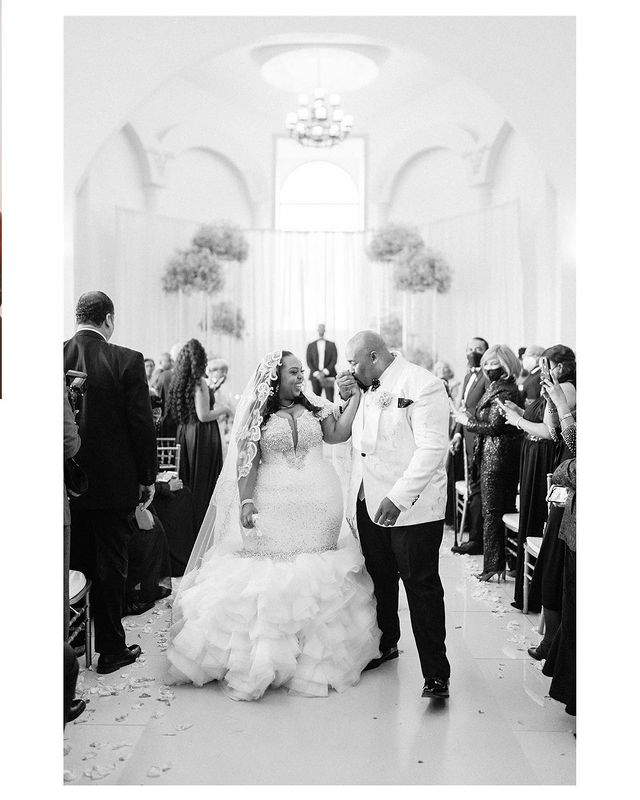 TCFStyle's tweet photo. Have you ever gone down the rabbit hole of #plussizebrides or #curvybrides on IG? It is beautiful and we are sharing a few new faves!  by @kaydupree
Read here: https://t.co/9deqWR0rz0 https://t.co/rMo3nLowGv