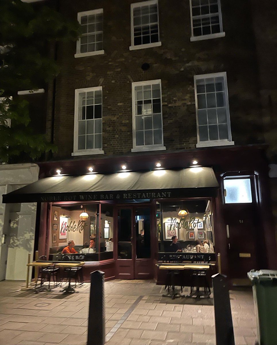 MaluLambert's tweet photo. Best wine bar and magazine ever? Yes! #noblerot #teamSA #DWWA2020 https://t.co/FQyQ8MlZQi