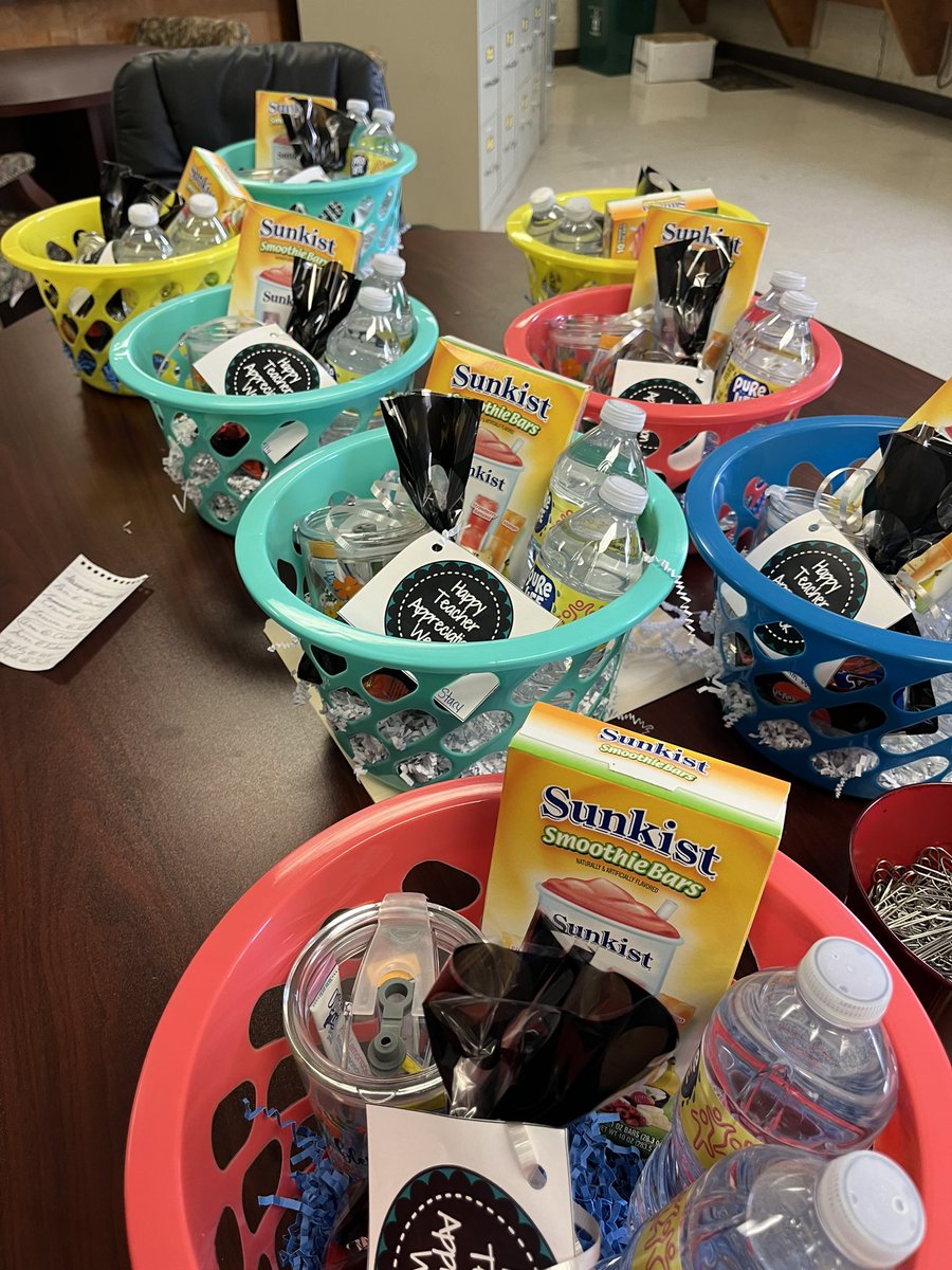 VDyslexia's tweet photo. We celebrated our teachers this week. Thank you Ann Winkenwerder, Lauren Harabis, Stacy Hickman, Connie Brown,  Shelly Cano Olguin, Pam Wick, Kayla Henery, and Susan Campbell! ”The more that you read, the more things you will know. The more places you will go.” ~Dr. Seuss https://t.co/G15t7JTE9Y