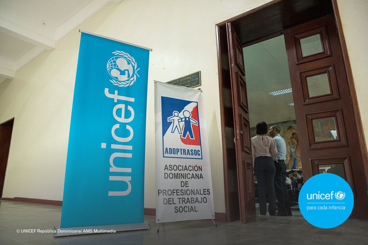 UNICEFRD's tweet photo. Aprovechamos la ocasión para presentar los «Datos sobre los avances y retos de la niñez y adolescencia en materia de sus derechos» de la mano de nuestro Oficial de Monitoreo y Evaluación, Felipe Diaz (@FeDiazSoto). https://t.co/a8LbPylnzZ