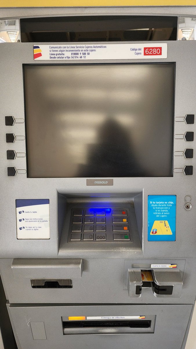 anaid101's tweet photo. @Bancolombia el cajero que se encuentra dentro del supermercado Jumbo en Cali se encuentra dañado desde hace días. https://t.co/zDGDJs0gDI