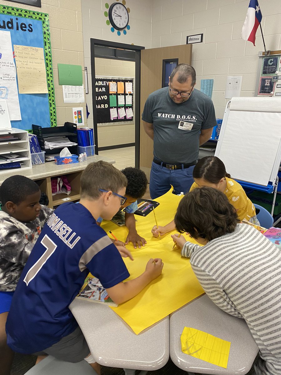 lauren_hendrex's tweet photo. We had a fun morning with 2 Watch Dogs! We had them join our Reading Celebration and our Writing Celebration. #readersresponse #bookclubseries @BradleyCISD @mrswrightcisd https://t.co/cFWpH2Xgjx