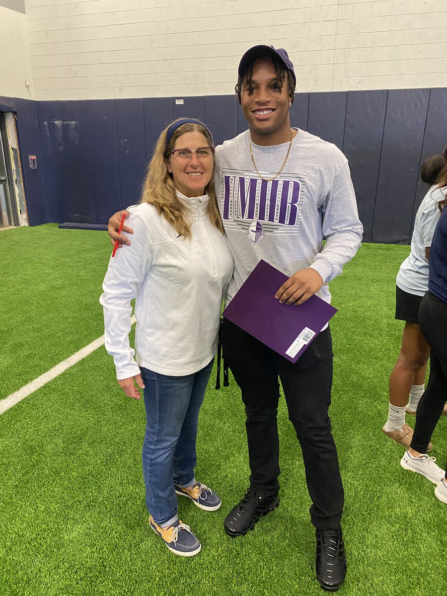 drkharp's tweet photo. Congratulations @Jcorihargon ! So proud of your dedication on/off the field. @CruFootball is getting great young man! Continue to be the best version of you! Love you 💙 #FAMILY https://t.co/wXVw88kj33