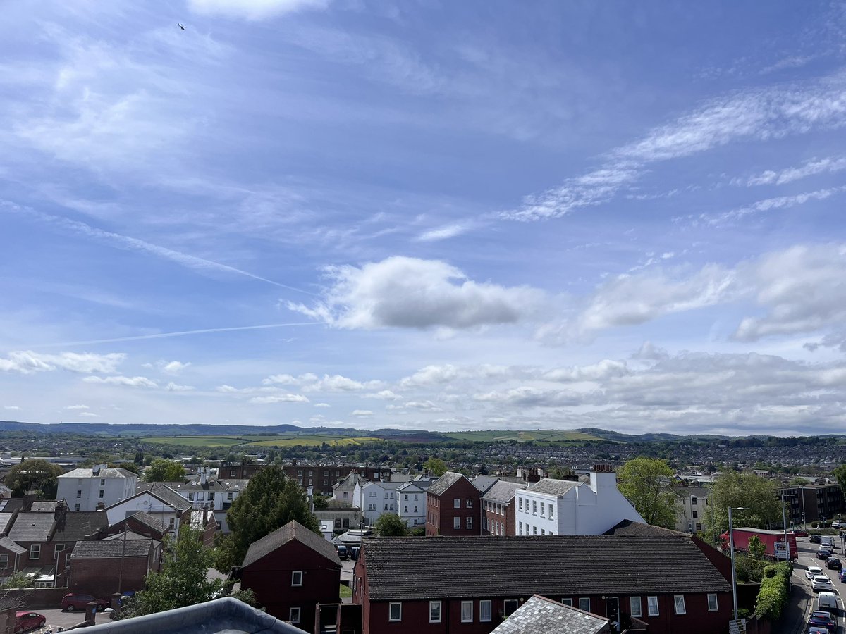 SharnaLC_'s tweet photo. Views at work ☁️🏙 https://t.co/IcYHgSXQyn