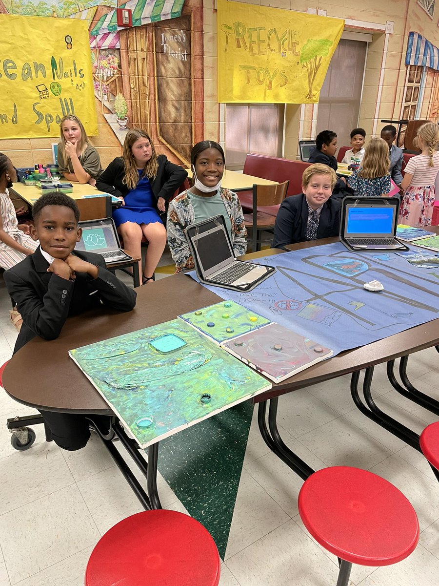 MrsDawson5thMBA's tweet photo. Even maternity leave couldn’t keep me away from Shark Tank Day! I am so proud of my students hard work and innovation. They are some movers and shakers! #kidpreneurs #austininnovators @MaryBAustin @MobilePublicSch https://t.co/1221Uz1q1Y