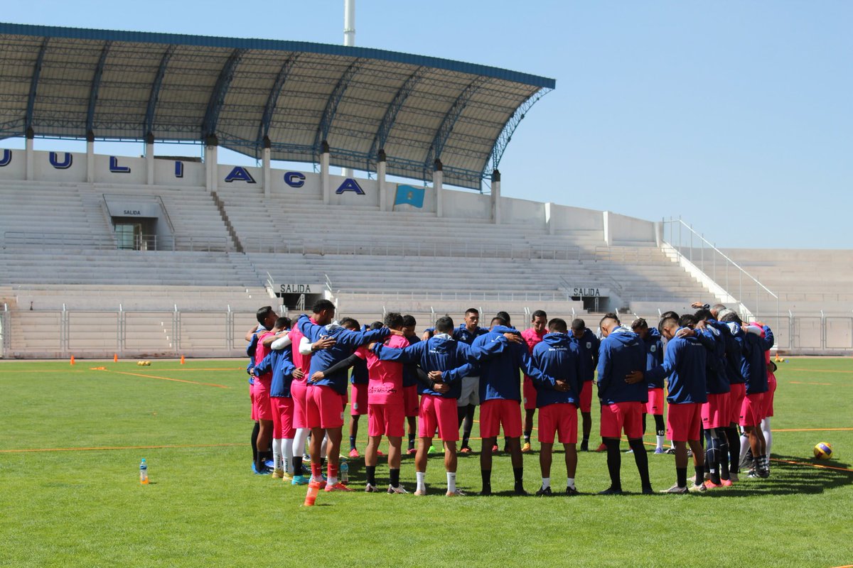 BinacionalFC's tweet photo. 📸| ¡Disciplina, trabajo y humildad!
¡Vamos, Binacional! ¡Vamos, Juliaca! ¡Vamos, región de Puno!
#DaleBi #PorElSur #NoDejesDeCuidarte 💪💪🔵⚪ https://t.co/tLoKW2Knum