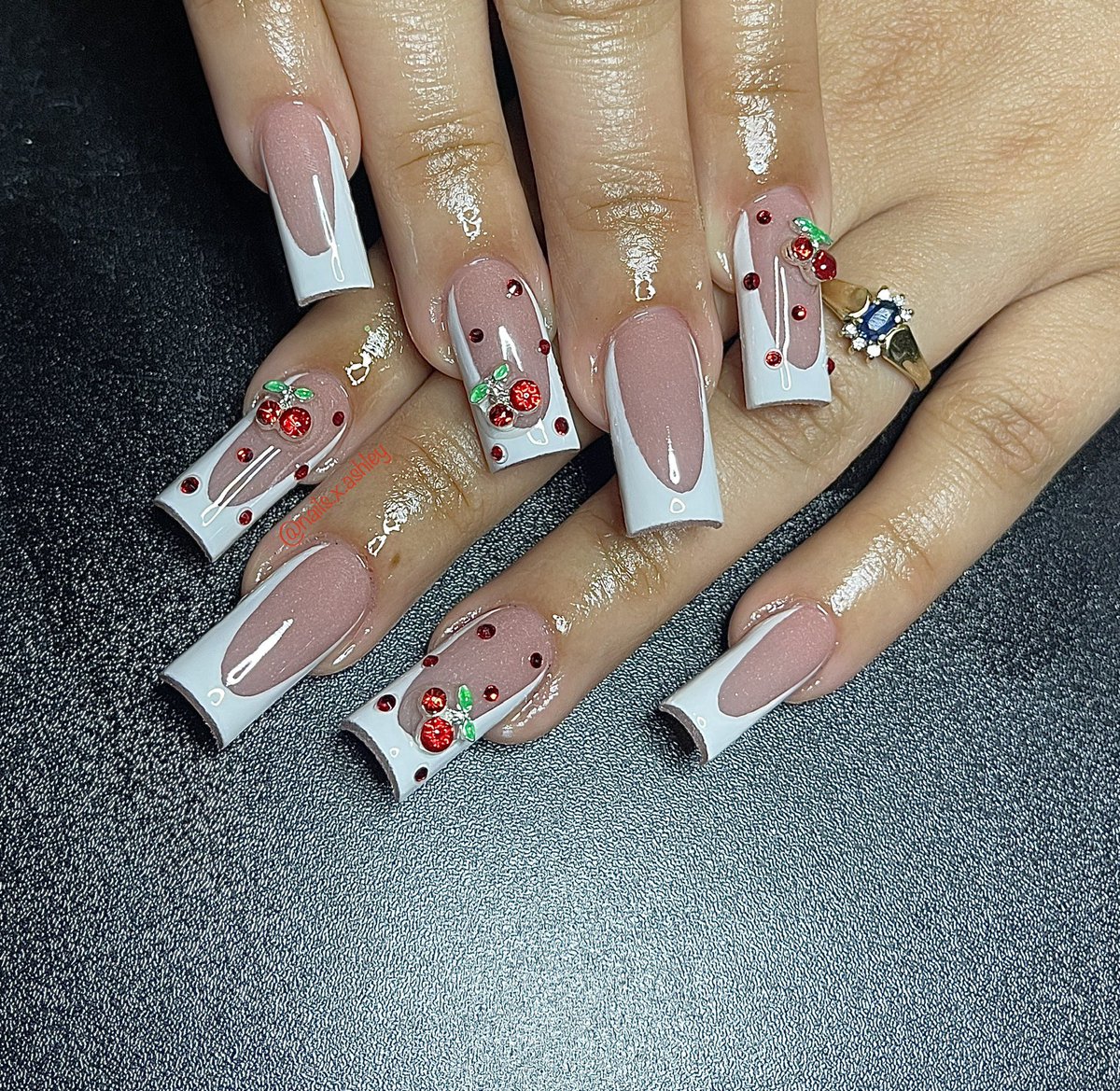 aashley_torres's tweet photo. I’ve been doing the most beautiful nail sets lately! Im in awe…Im never on here but sharing goes along way! If you see this share and tell a friend to tell a friend!🫶🏼Book me on IG @ nails.x.ashley🌸 really love what I do to the fullest🦋 can’t wait to see yall🥹💗 Boston MA📍 https://t.co/5kA4aaLw24
